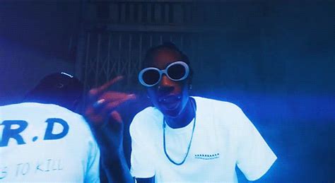 Wiz Khalifa’s Throwback Sunglasses Style in “Bake Sale” Video